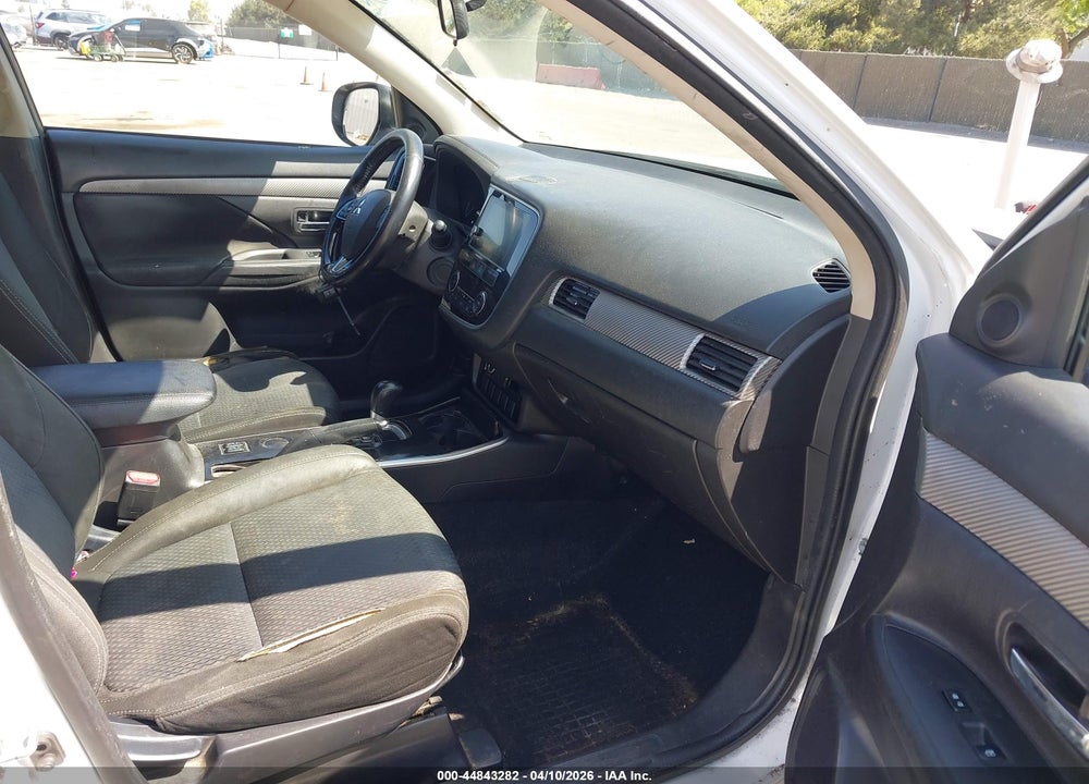2017 MITSUBISHI OUTLANDER SE/SEL VIN: JA4AD3A33HZ058690