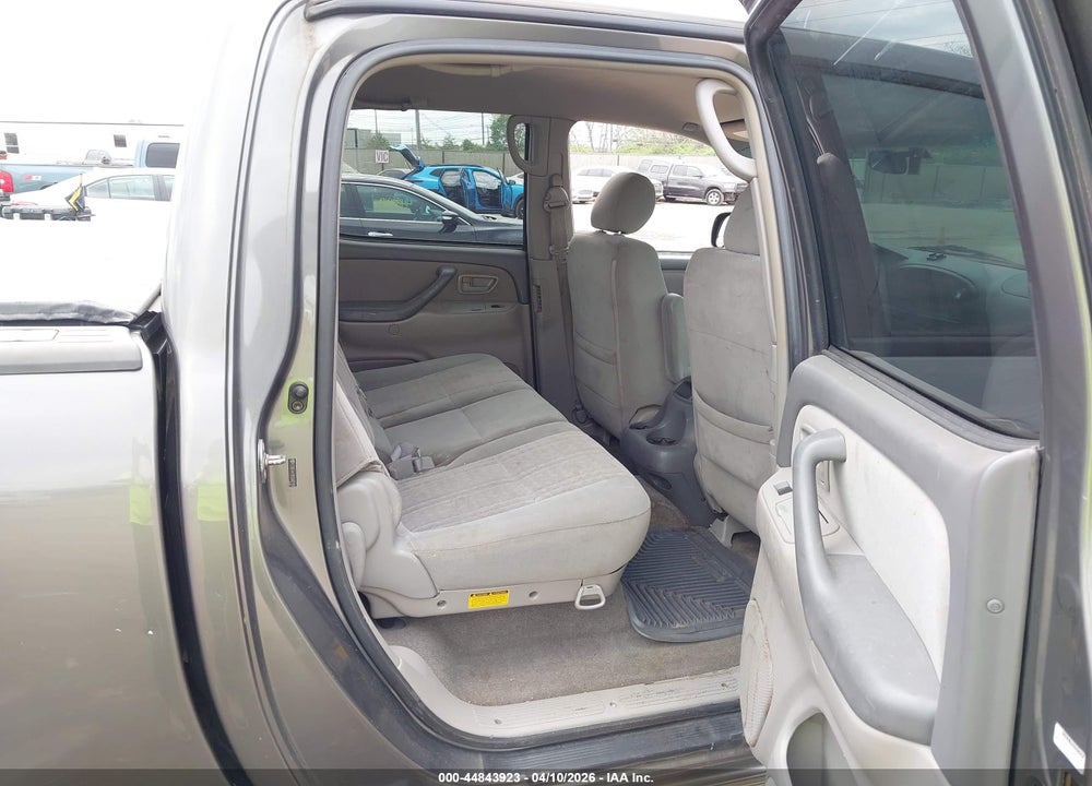 2005 TOYOTA TUNDRA SR5 V8 VIN: 5TBDT441X5S487191