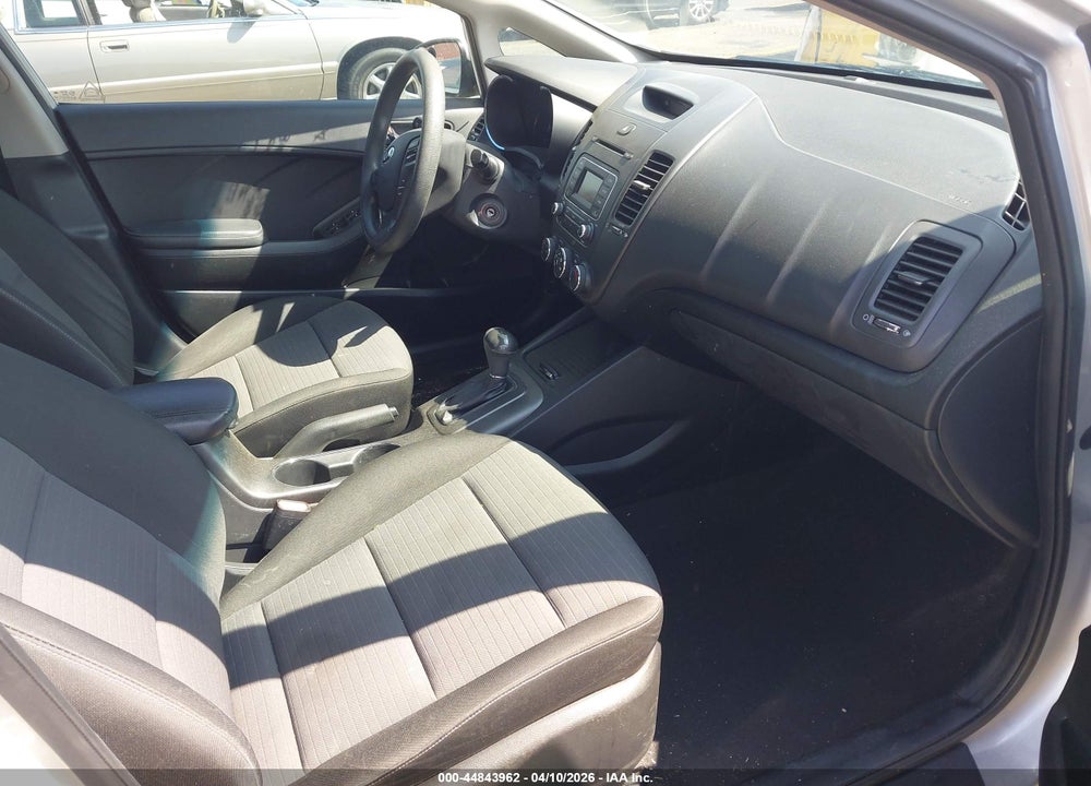 2015 KIA FORTE LX VIN: KNAFX4A67F5378938