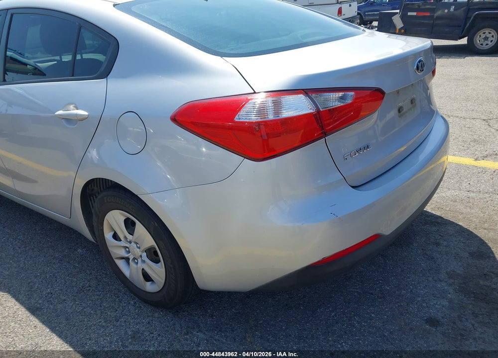 2015 KIA FORTE LX VIN: KNAFX4A67F5378938