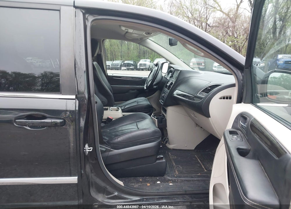 2014 CHRYSLER TOWN & COUNTRY TOURING VIN: 2C4RC1BG9ER372626