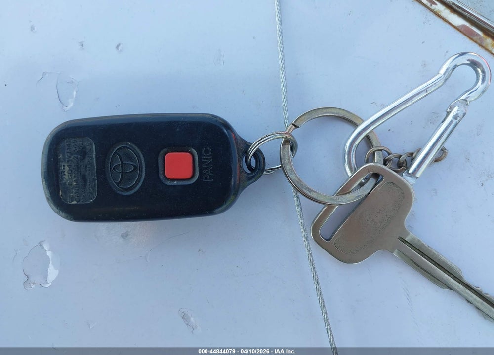 2003 TOYOTA CAMRY LE VIN: 4T1BE32K13U136303