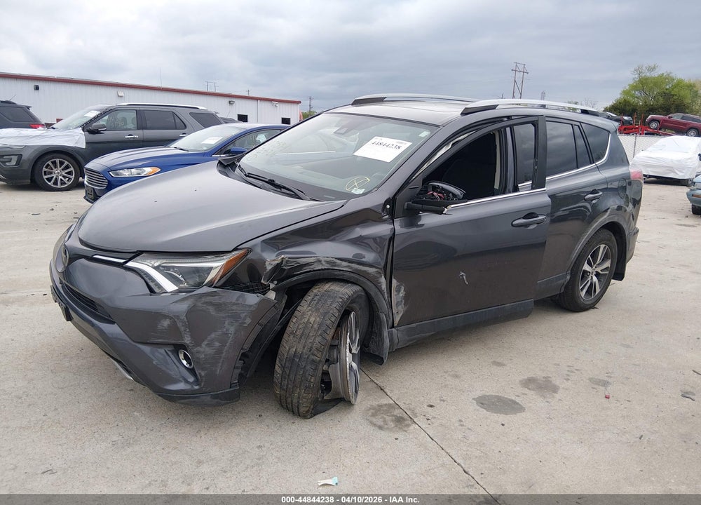 2017 TOYOTA RAV4 XLE VIN: JTMRFREV7HJ104750