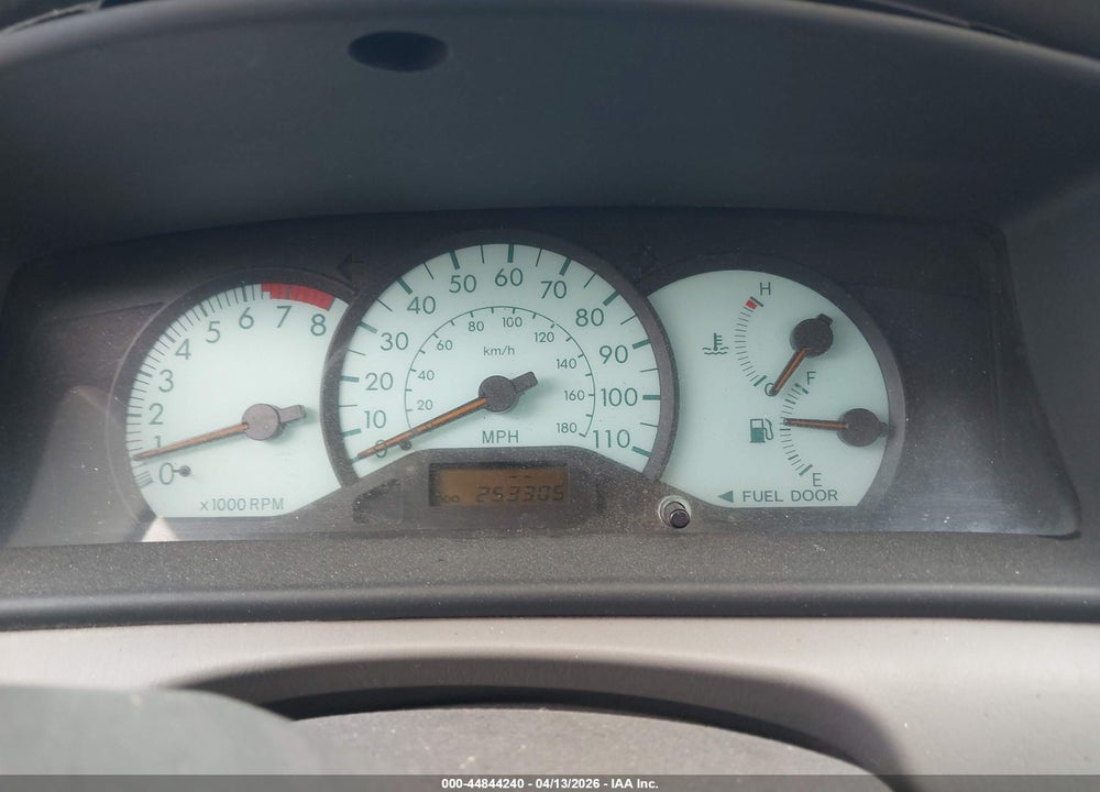 2004 TOYOTA COROLLA LE VIN: 1NXBR32E04Z301757