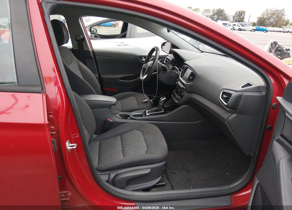 2019 HYUNDAI IONIQ HYBRID BLUE VIN: KMHC65LC8KU136690