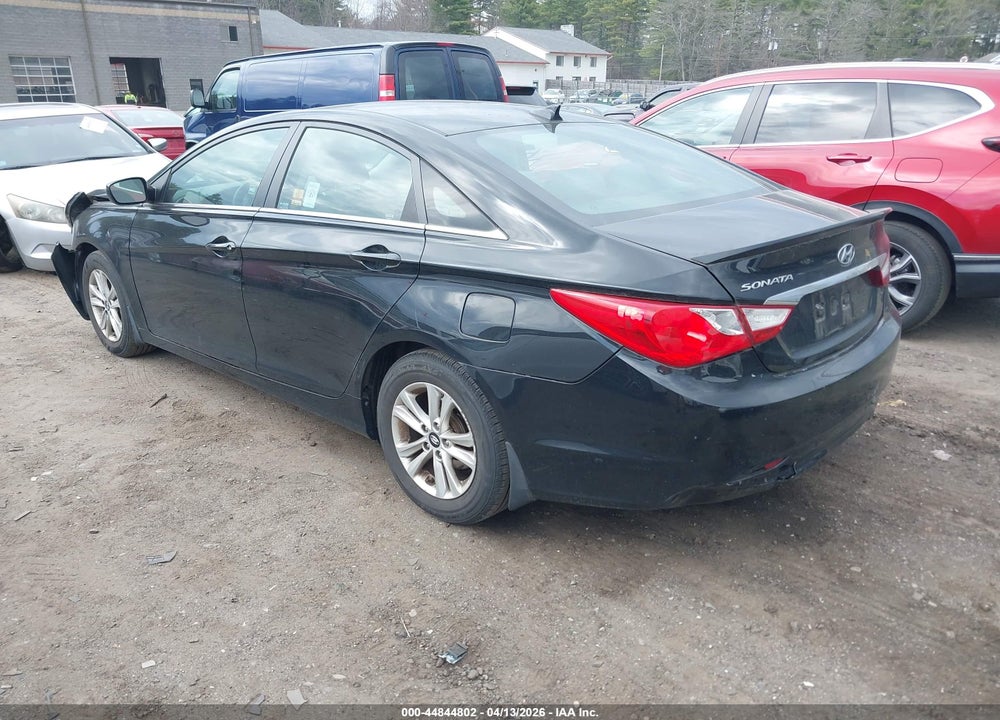 2013 HYUNDAI SONATA GLS VIN: 5NPEB4AC2DH558943