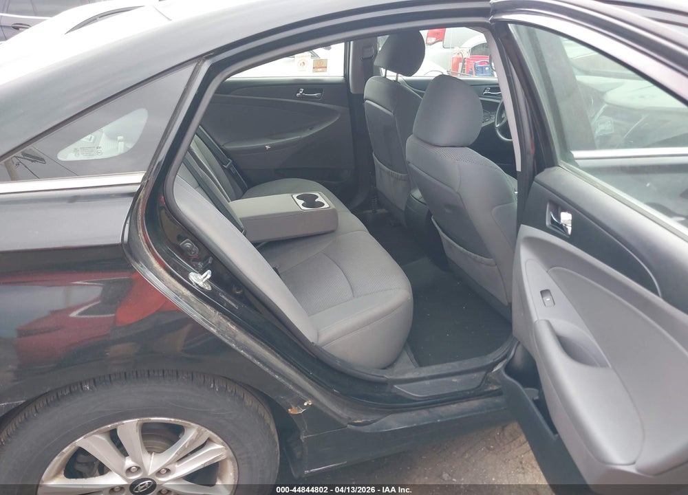 2013 HYUNDAI SONATA GLS VIN: 5NPEB4AC2DH558943