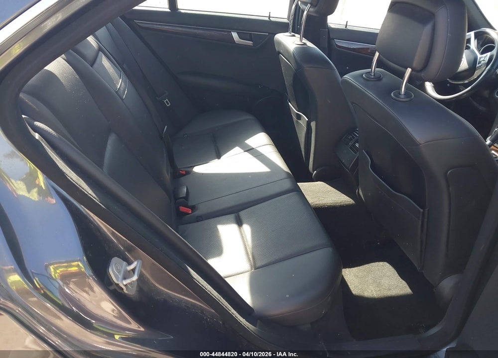 2014 MERCEDES-BENZ C 250 SPORT VIN: WDDGF4HB7EA968081