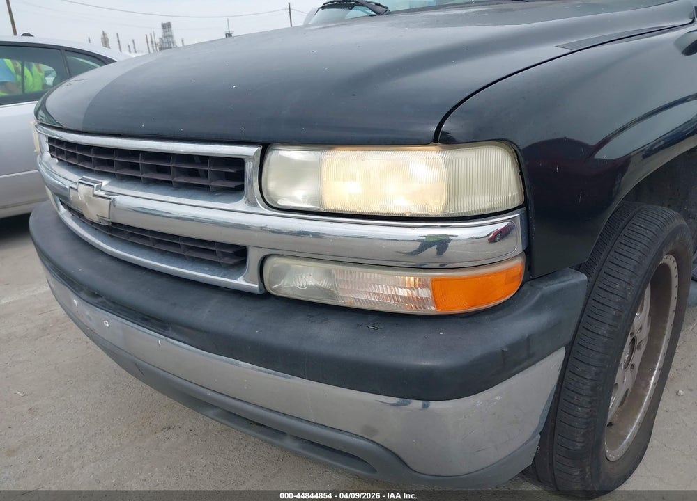 2001 CHEVROLET SUBURBAN 1500 LT VIN: 3GNFK16T41G166781