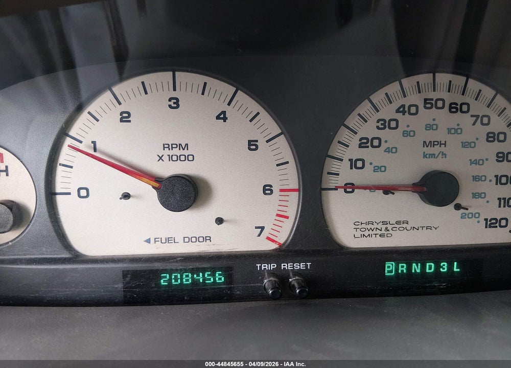 1999 CHRYSLER TOWN & COUNTRY LIMITED VIN: 1C4GT64LXXB563410
