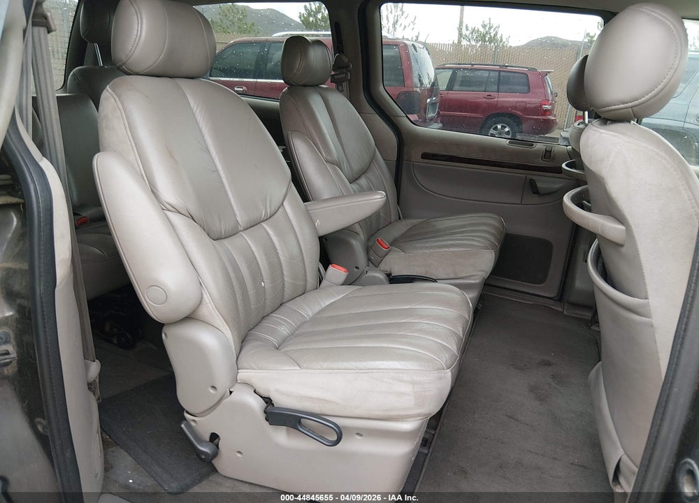 1999 CHRYSLER TOWN & COUNTRY LIMITED VIN: 1C4GT64LXXB563410