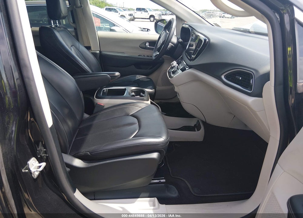 2023 CHRYSLER PACIFICA TOURING L VIN: 2C4RC1BG1PR627806