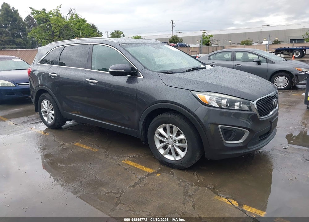 2016 KIA SORENTO 2.4L LX VIN: 5XYPG4A36GG114955