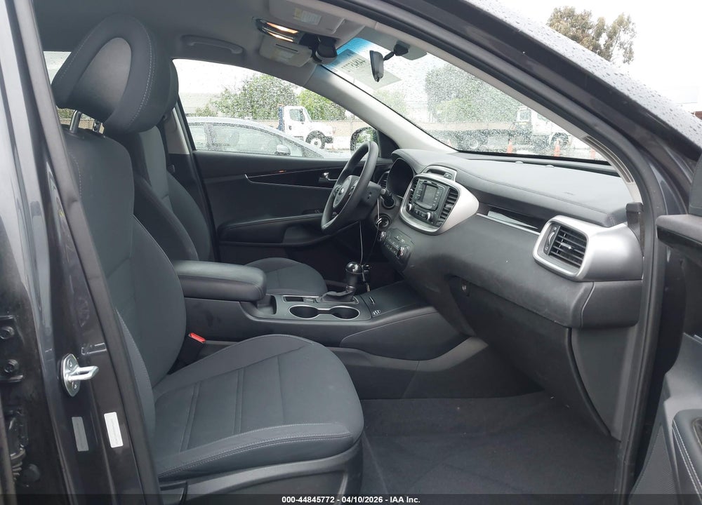 2016 KIA SORENTO 2.4L LX VIN: 5XYPG4A36GG114955