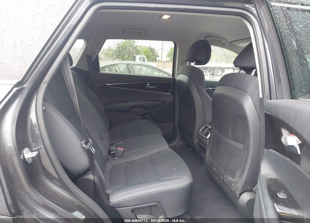 2016 KIA SORENTO 2.4L LX VIN: 5XYPG4A36GG114955