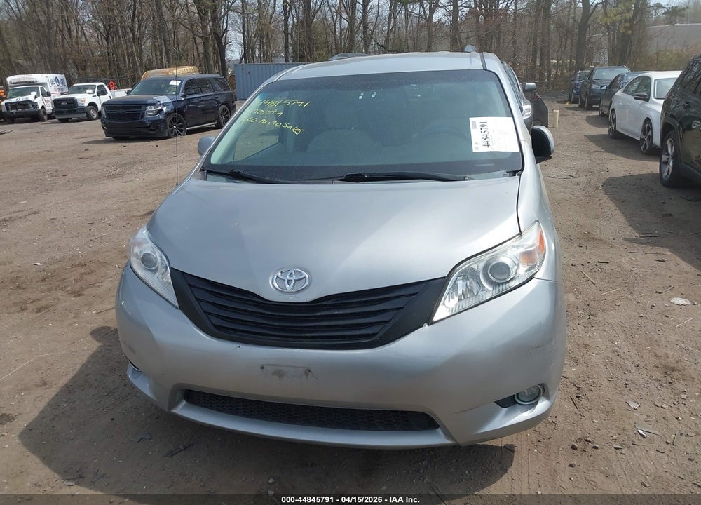 2011 TOYOTA SIENNA LE V6 VIN: 5TDKK3DC1BS141507