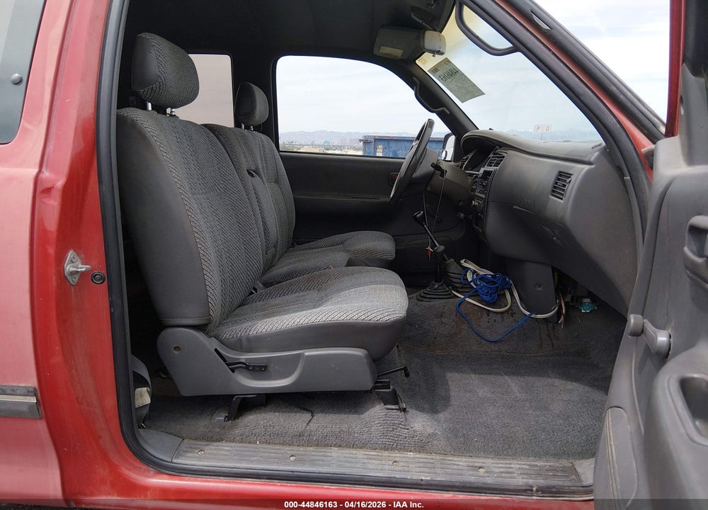 1995 TOYOTA T100 XTRACAB DX VIN: JT4VD22E4S0005770