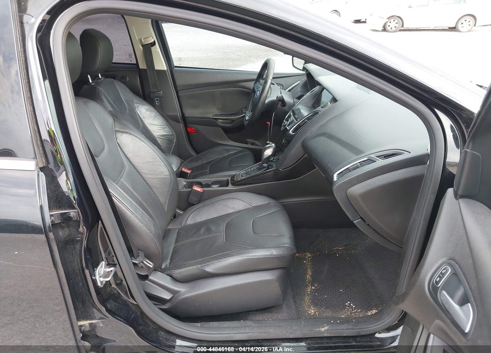 2016 FORD FOCUS TITANIUM VIN: 1FADP3N29GL260209