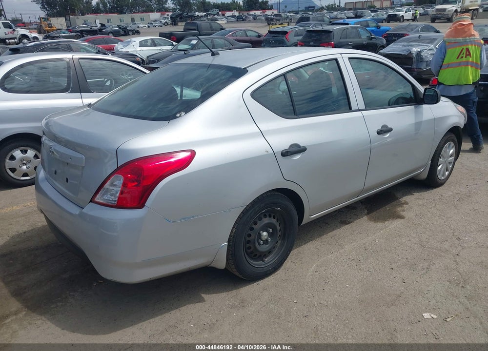 2015 NISSAN VERSA 1.6 S VIN: 3N1CN7AP3FL938740