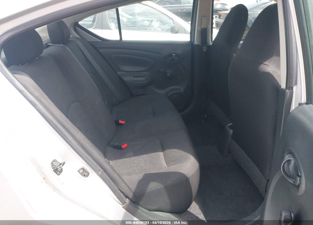 2015 NISSAN VERSA 1.6 S VIN: 3N1CN7AP3FL938740