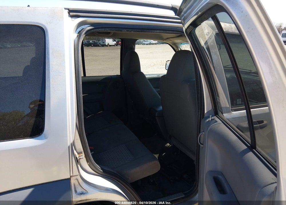2005 JEEP LIBERTY SPORT VIN: 1J4GL48K85W678870