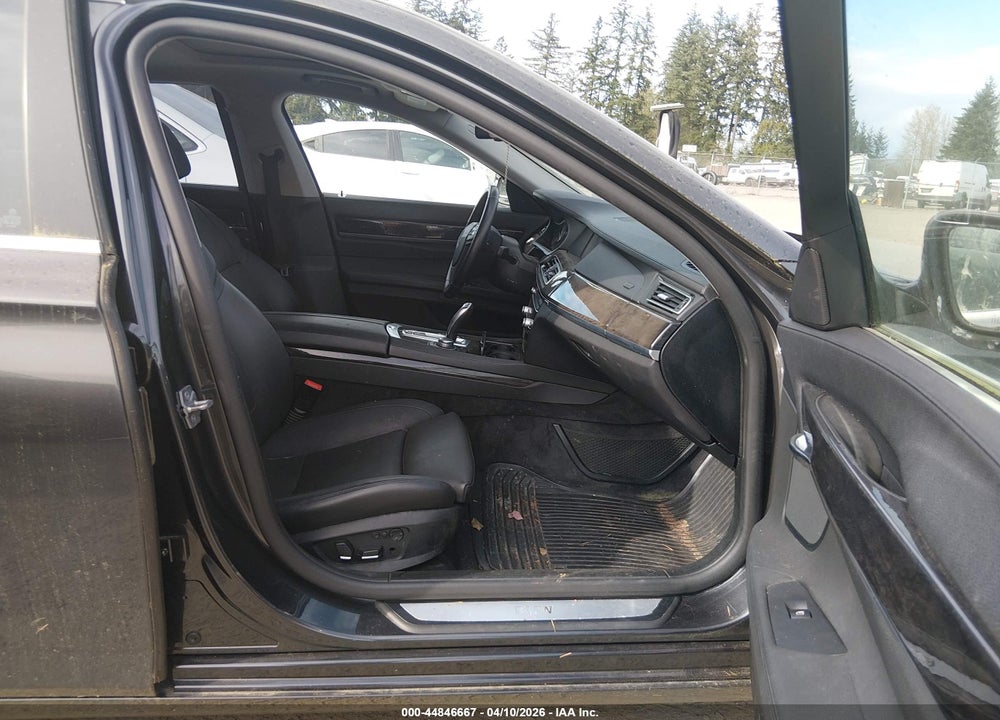2011 BMW 740I VIN: WBAKA4C55BC613122