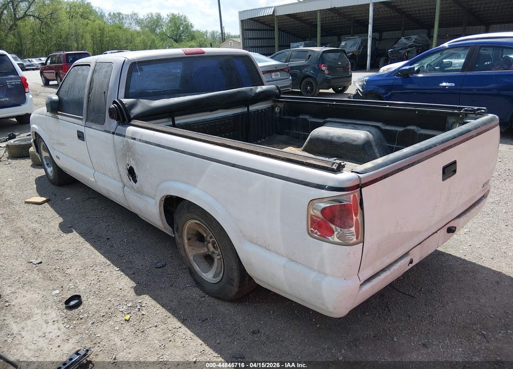 2003 CHEVROLET S-10 LS VIN: 1GCCS19H338213410