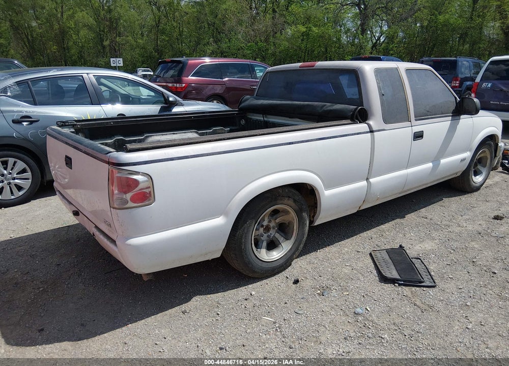 2003 CHEVROLET S-10 LS VIN: 1GCCS19H338213410