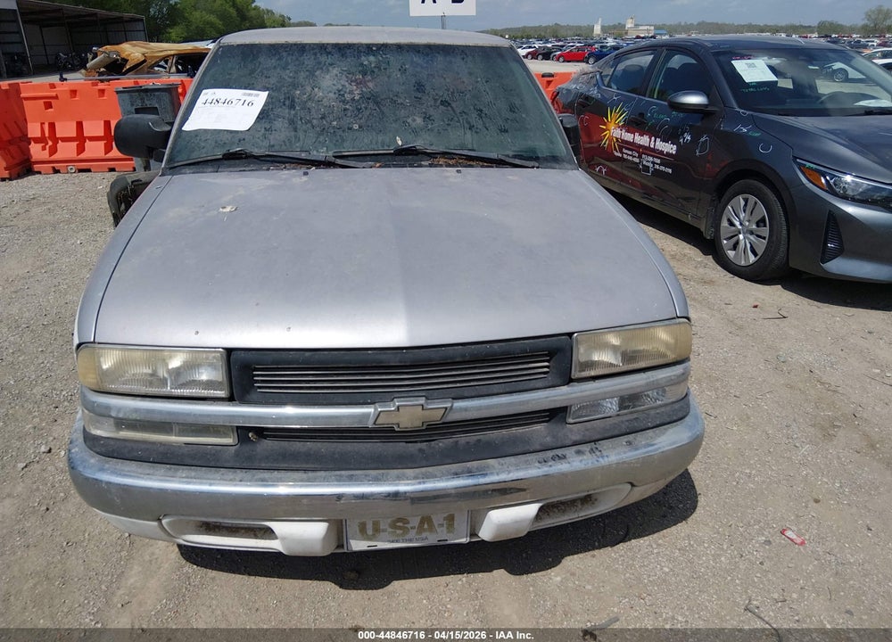 2003 CHEVROLET S-10 LS VIN: 1GCCS19H338213410