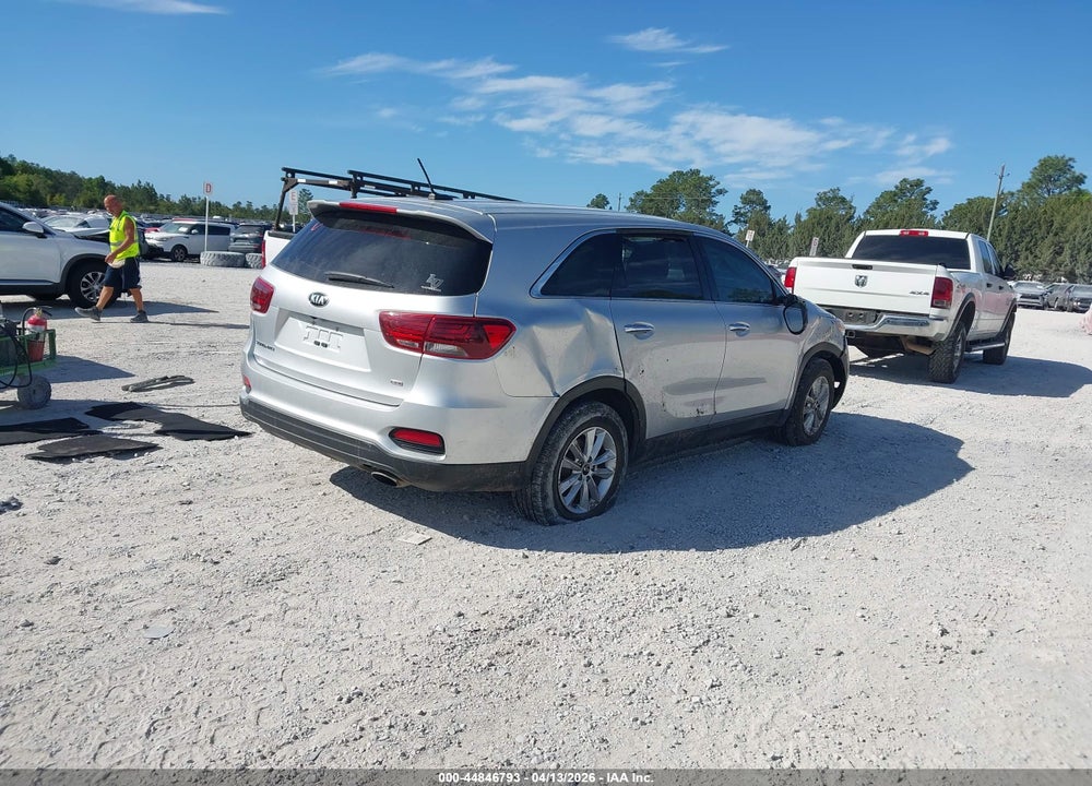 2019 KIA SORENTO 2.4L L VIN: 5XYPG4A31KG449579
