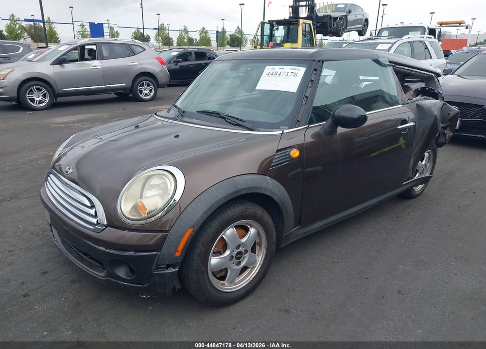 2009 MINI COOPER CLUBMAN VIN: WMWML335X9TX35725