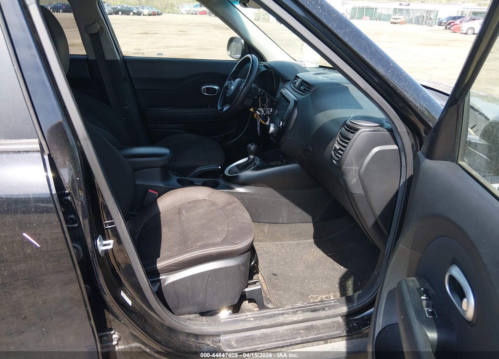 2018 KIA SOUL VIN: KNDJN2A27J7570183
