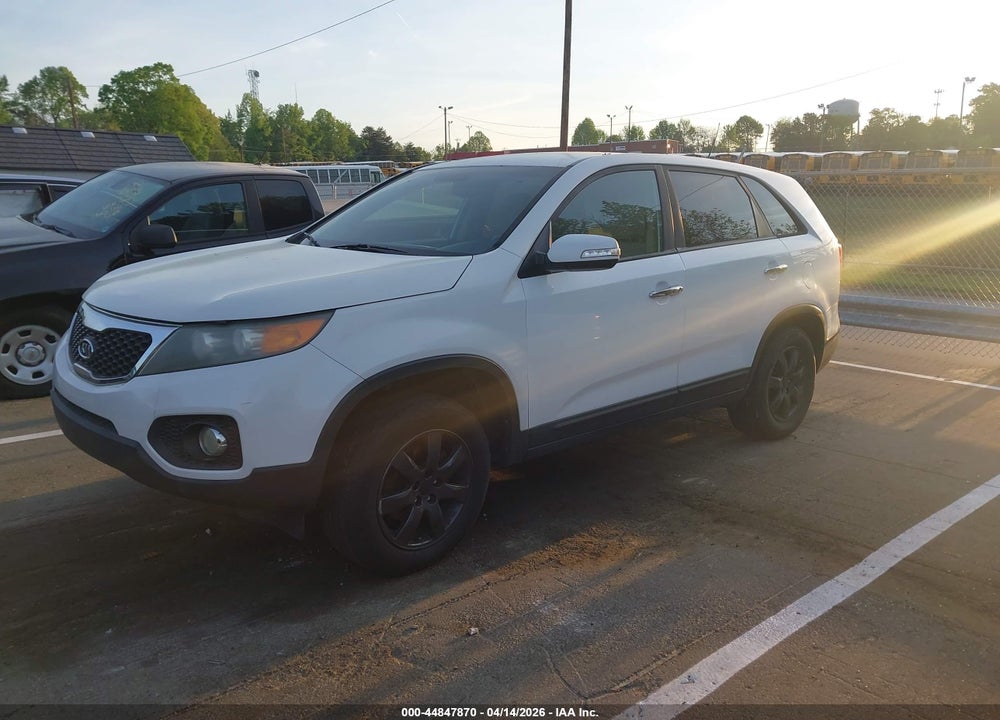 2011 KIA SORENTO LX VIN: 5XYKT3A13BG007529