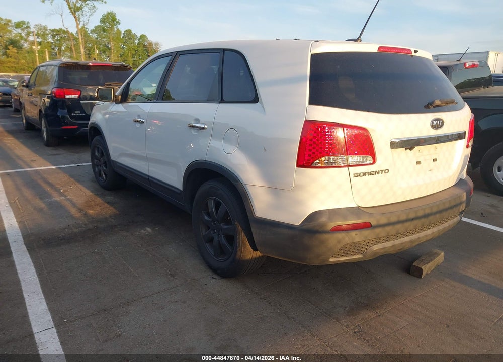 2011 KIA SORENTO LX VIN: 5XYKT3A13BG007529
