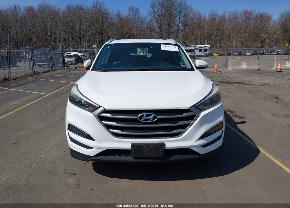 2017 HYUNDAI TUCSON SE VIN: KM8J3CA44HU306097