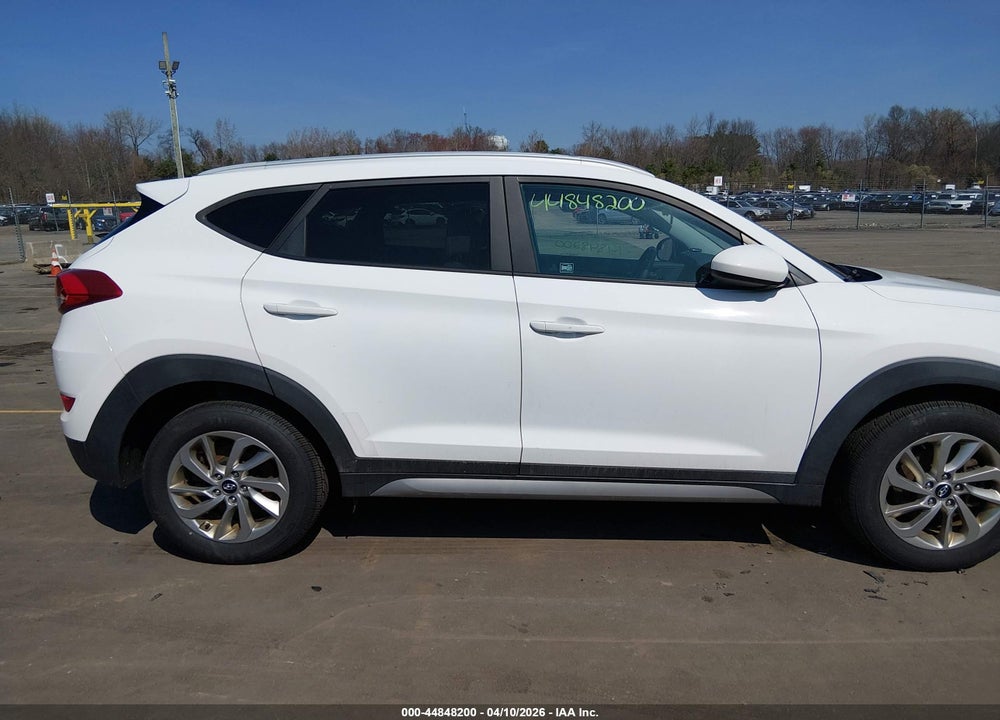 2017 HYUNDAI TUCSON SE VIN: KM8J3CA44HU306097