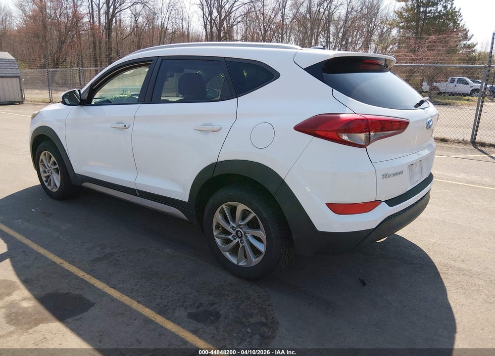 2017 HYUNDAI TUCSON SE VIN: KM8J3CA44HU306097