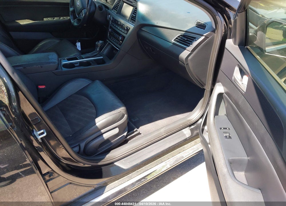 2016 HYUNDAI SONATA SPORT VIN: 5NPE34AF1GH364030