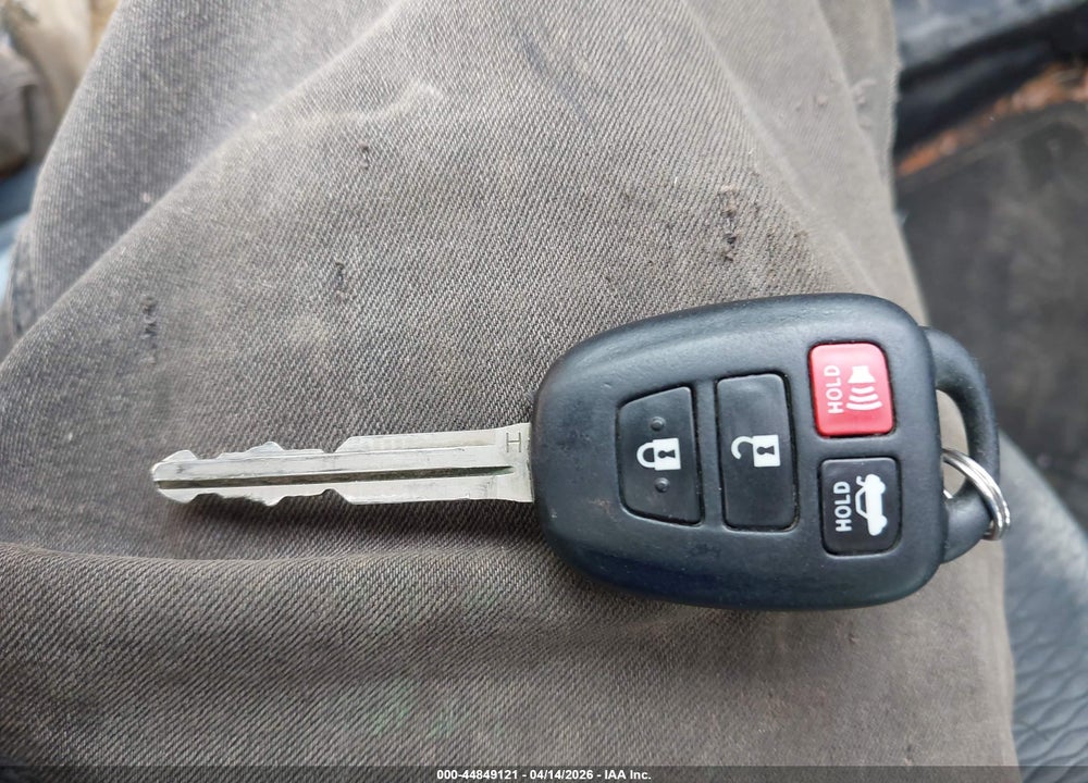 2019 TOYOTA COROLLA LE VIN: 5YFBURHEXKP884944