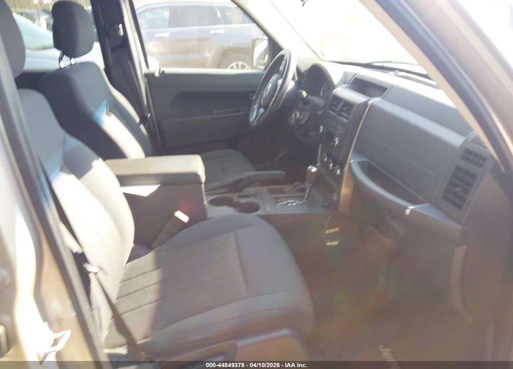2011 JEEP LIBERTY SPORT VIN: 1J4PN2GK8BW560393