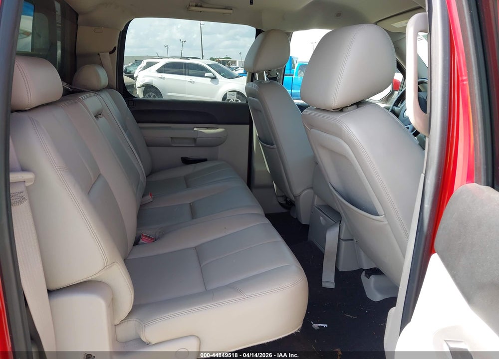 2011 CHEVROLET SILVERADO 1500 LT VIN: 3GCPKSE39BG220274