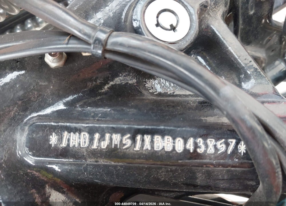 2011 HARLEY-DAVIDSON FLSTSB VIN: 1HD1JM51XBB043857