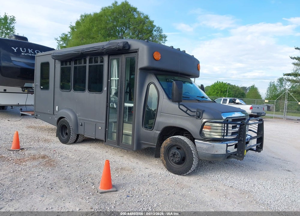 2009 FORD E-350 CUTAWAY VIN: 1FDEE35L09DA42018