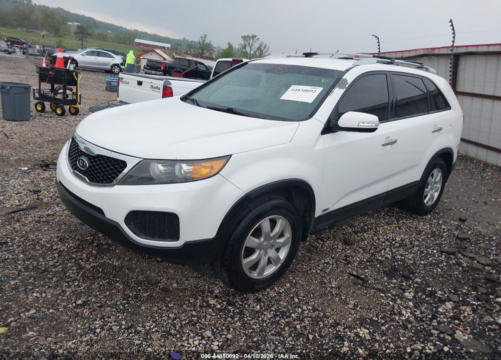 2013 KIA SORENTO LX V6 VIN: 5XYKTDA28DG390322
