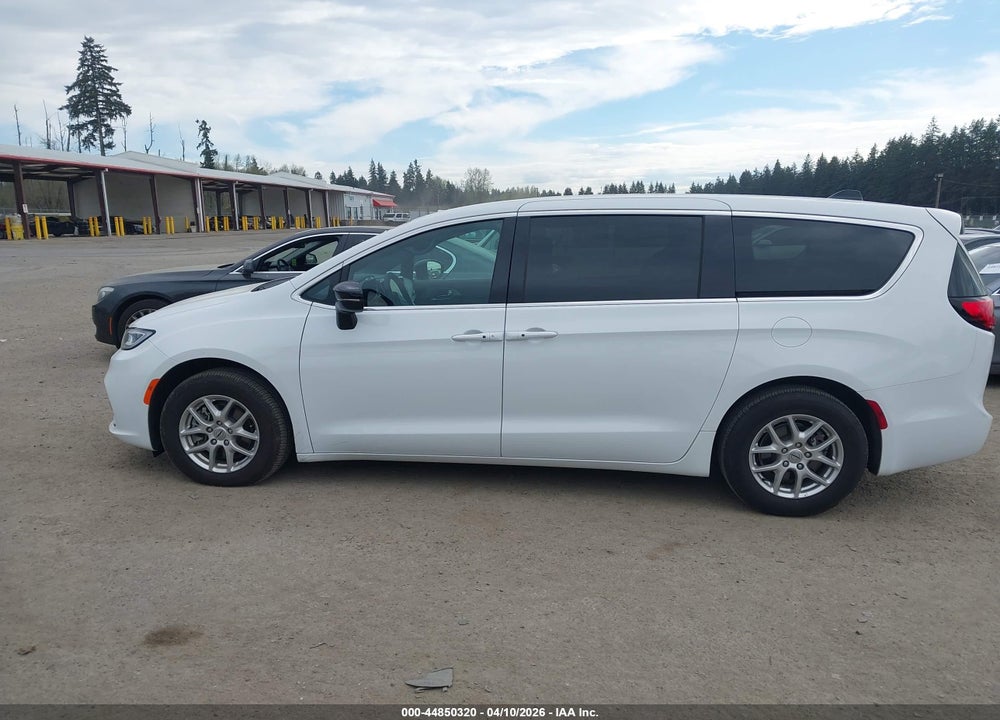 2024 CHRYSLER PACIFICA TOURING VIN: 2C4RC1FG0RR145695