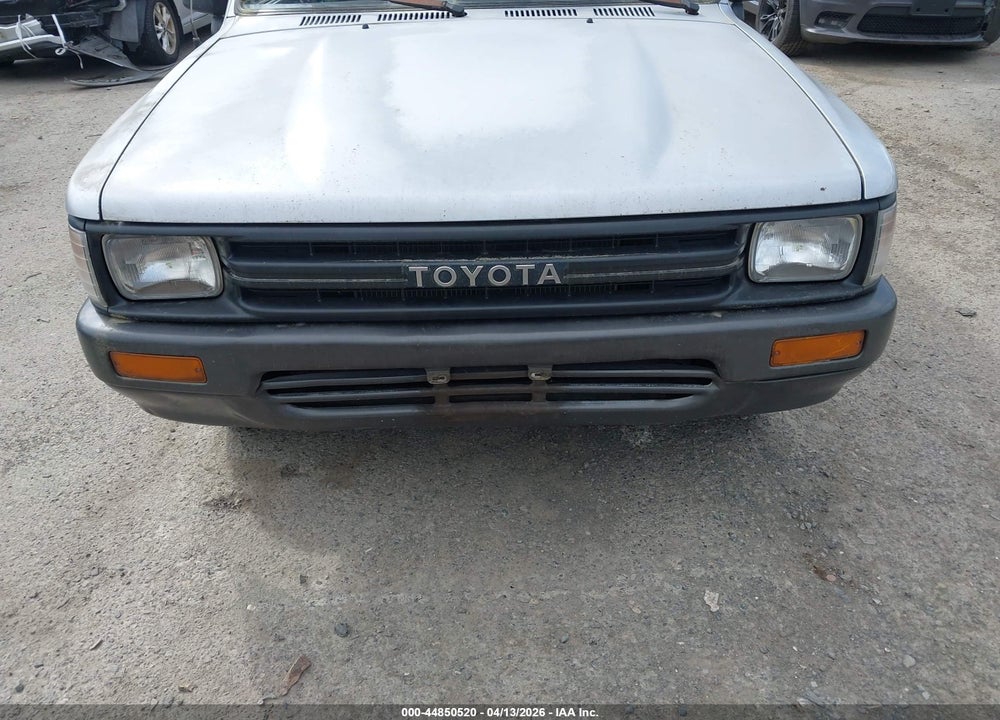 1989 TOYOTA PICKUP 1/2 TON SHORT WHEELBASE VIN: JT4RN81R2K0008124