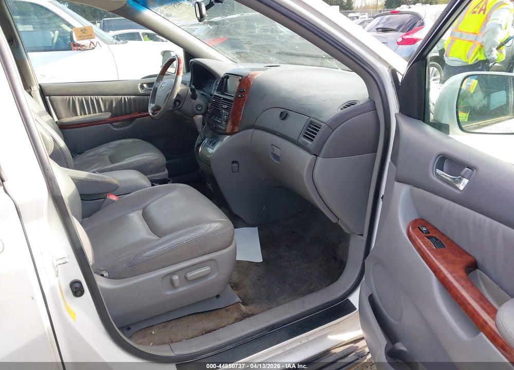 2005 TOYOTA SIENNA XLE LIMITED VIN: 5TDZA22C75S384984