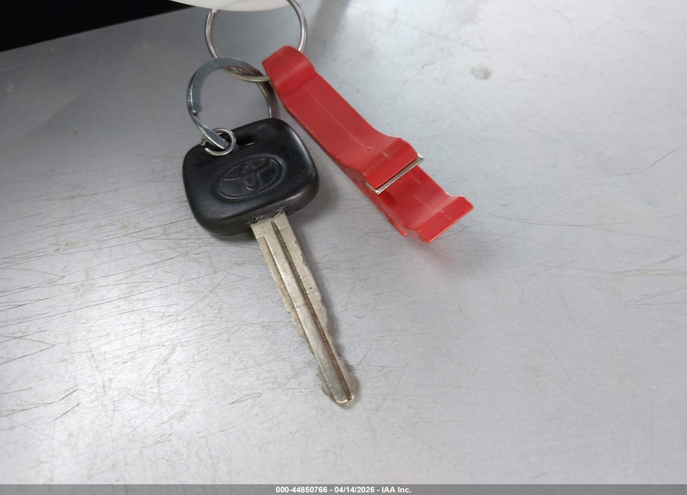 2008 TOYOTA YARIS VIN: JTDJT923085173362
