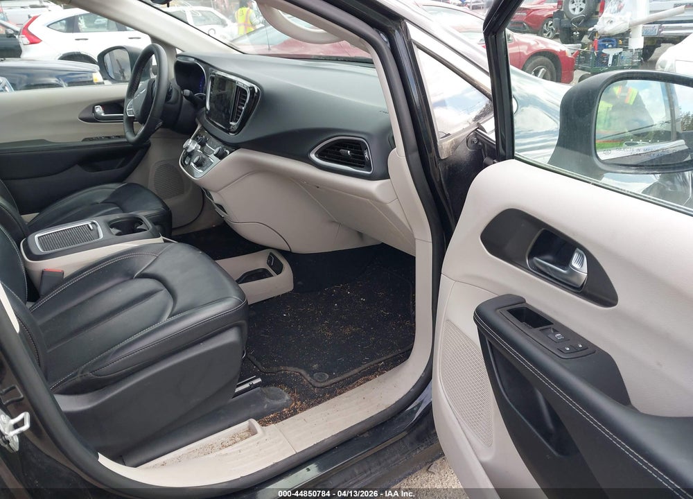 2023 CHRYSLER PACIFICA TOURING L VIN: 2C4RC1BG8PR631948