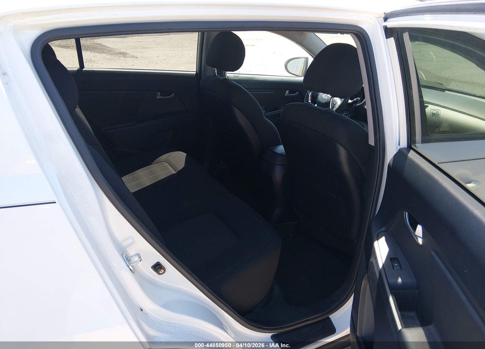 2011 KIA SPORTAGE LX VIN: KNDPB3A20B7063572